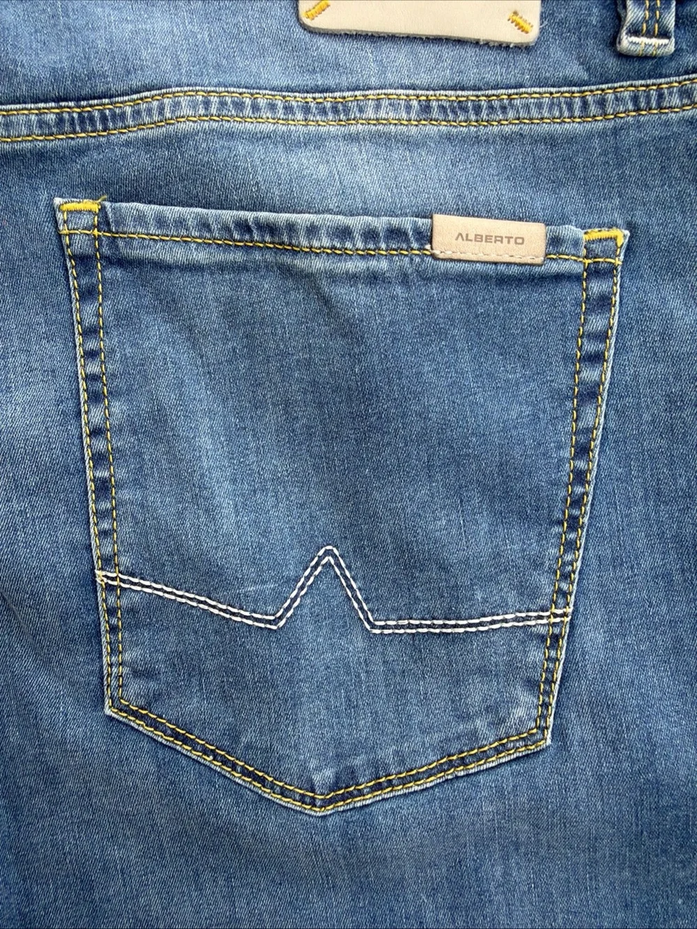 $215 Alberto Men’s Stone Wash Superfit Denim Jeans Size 40X 34, NWT